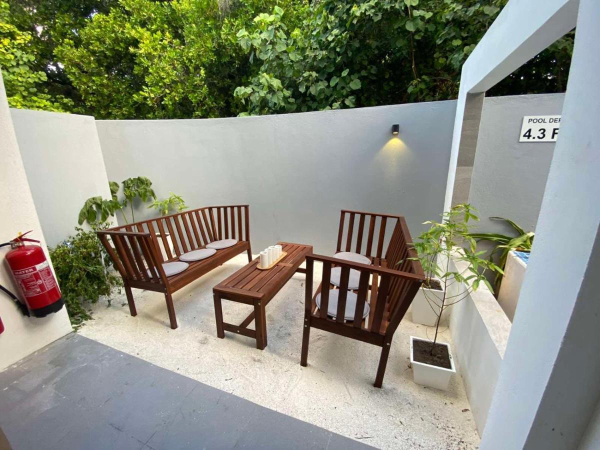 Unwind Dhigurah Hotel Dhigurah  Exterior photo